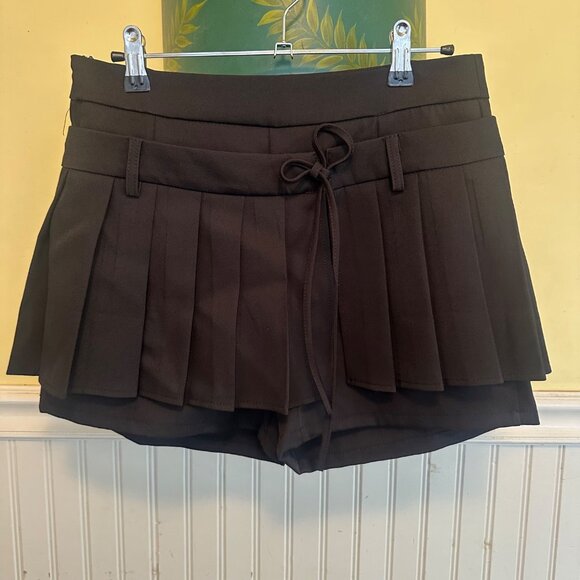 The Hands Medium Sold Black mini Skirt pleated with shorts - Picture 1 of 11